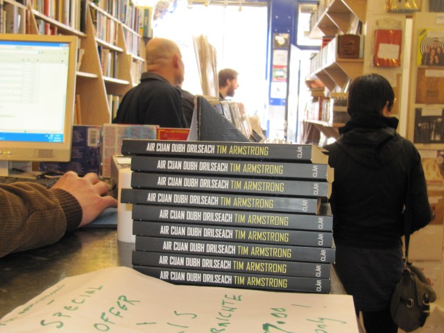 Air Cuan Dubh Drilseach ri reic ann an Elvis Shakespeare